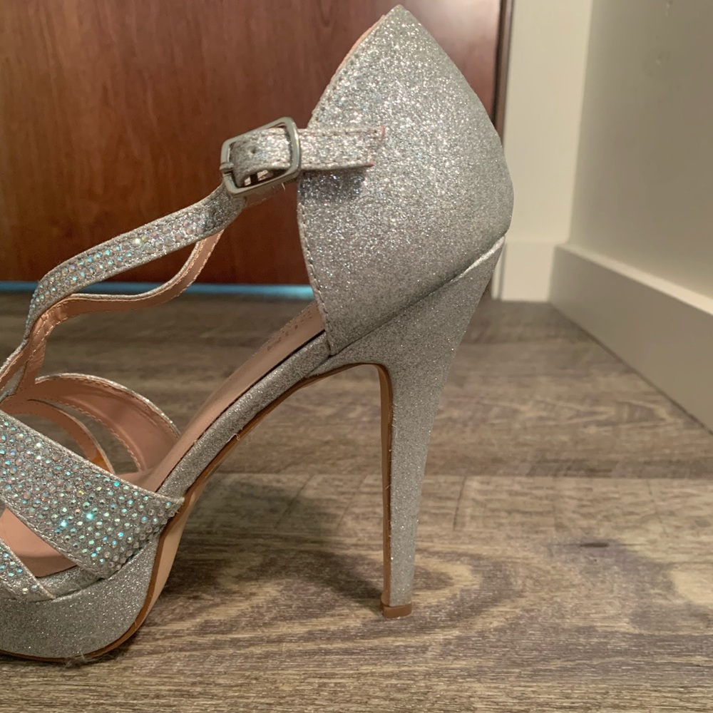 High heals - Picture 4 of 5